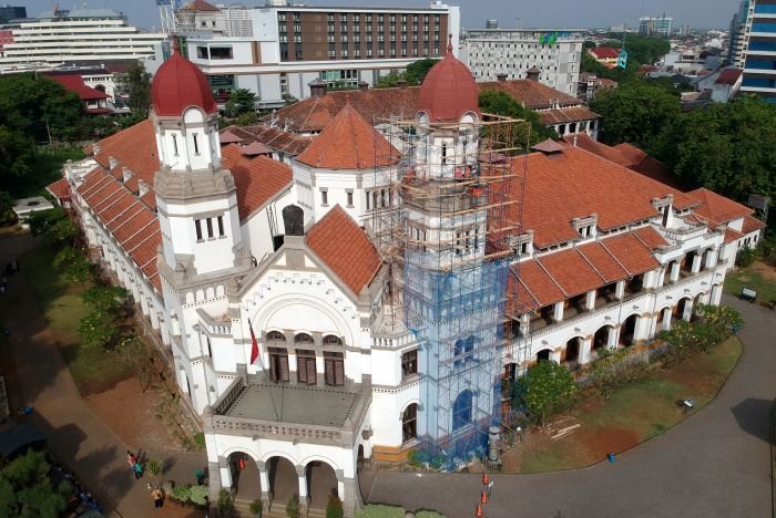 ANTARA/ADITYA PRADANA PUTRA Lawang Sewu, Semarang, Jawa Tengah sedang direnovasi. Lawang Sewu diprediksi bakal menjadi destinasi wisata yang dikungjungi pemudik.