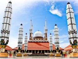 Masjid Agung Jawa Tengah: Ikon Religi dan Wisata Megah di Semarang